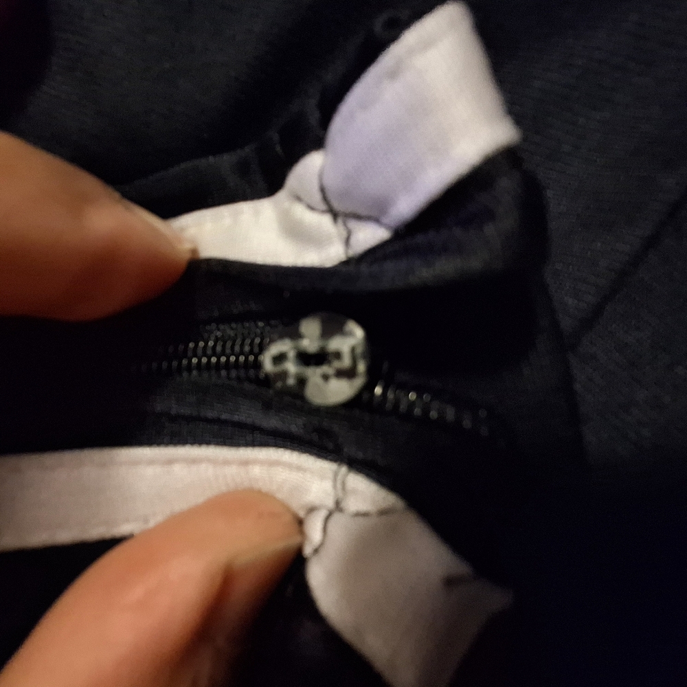 Jogging pants - Picture 2 of 3